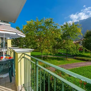 Budget Village - Porto Letizia Aparthotel Porlezza